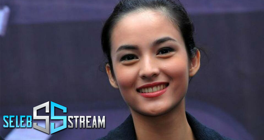 Chelsea Islan Tampil Menawan Dengan Polesan Makeup